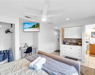 4353 Country Club Boulevard - Photo Thumbnail 8