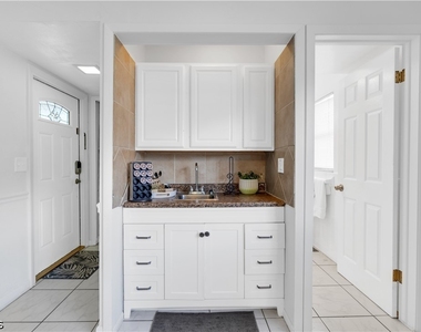 4353 Country Club Boulevard - Photo Thumbnail 4