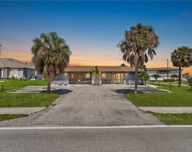4353 Country Club Boulevard - Photo Thumbnail 2