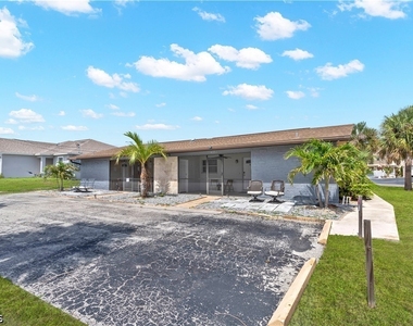4353 Country Club Boulevard - Photo Thumbnail 3