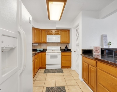 4353 Country Club Boulevard - Photo Thumbnail 7