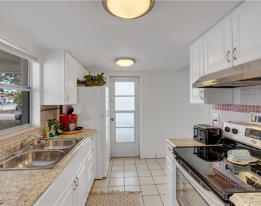 5226 Coronado Parkway - Photo Thumbnail 8