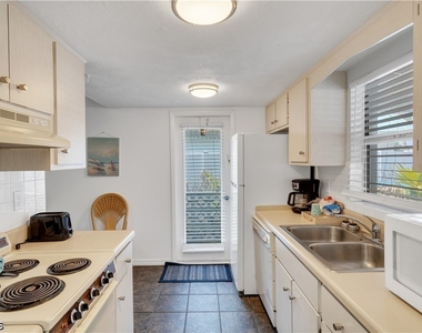5226 Coronado Parkway - Photo Thumbnail 6