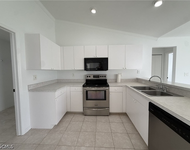 15603 Spring Line Lane - Photo Thumbnail 11