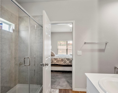 210 Bellewood Manor Drive - Photo Thumbnail 19