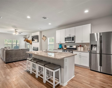 210 Bellewood Manor Drive - Photo Thumbnail 11