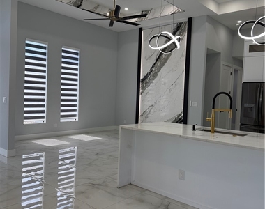 221 Sw 25th Avenue - Photo Thumbnail 5