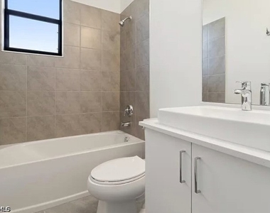 5626 Carrara Drive - Photo Thumbnail 16