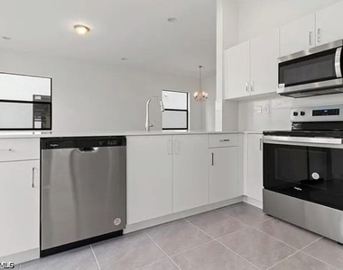 5626 Carrara Drive - Photo Thumbnail 7