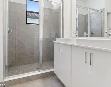 5626 Carrara Drive - Photo Thumbnail 15