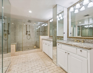 21 Briar Hollow Lane - Photo Thumbnail 13
