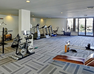 21 Briar Hollow Lane - Photo Thumbnail 25