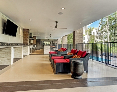 21 Briar Hollow Lane - Photo Thumbnail 26