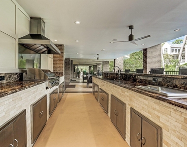 21 Briar Hollow Lane - Photo Thumbnail 27