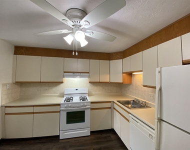 383 Huse - Photo Thumbnail 7