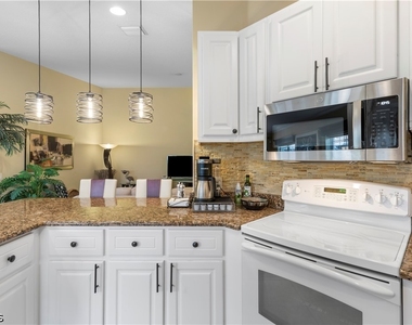 15382 Queen Angel Way - Photo Thumbnail 10