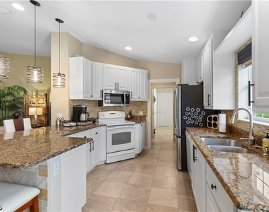 15382 Queen Angel Way - Photo Thumbnail 7