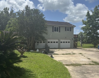 5324 Aurora Drive S - Photo Thumbnail 1