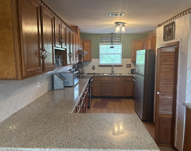 5324 Aurora Drive S - Photo Thumbnail 2