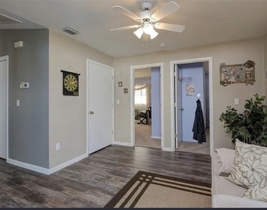 1320 Se 25th Lane - Photo Thumbnail 11