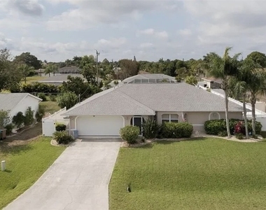 1320 Se 25th Lane - Photo Thumbnail 3