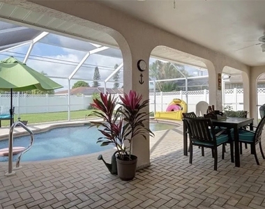 1320 Se 25th Lane - Photo Thumbnail 2