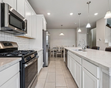 7333 Hinsdale Drive - Photo Thumbnail 11