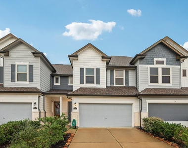 7333 Hinsdale Drive - Photo Thumbnail 6