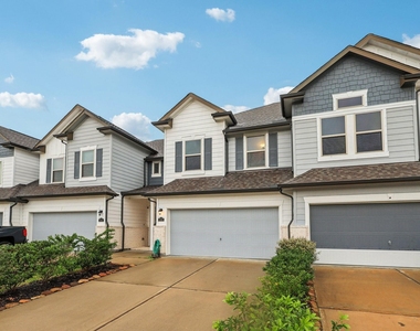 7333 Hinsdale Drive - Photo Thumbnail 7