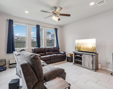 7333 Hinsdale Drive - Photo Thumbnail 8