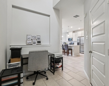 7333 Hinsdale Drive - Photo Thumbnail 13
