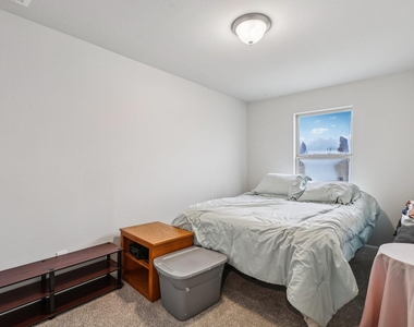7333 Hinsdale Drive - Photo Thumbnail 16