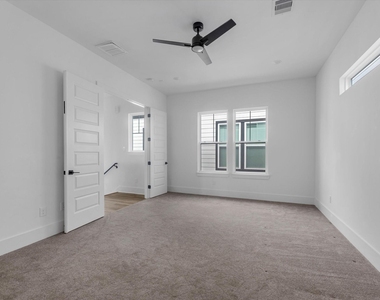 9004 Orange Spring Drive - Photo Thumbnail 15