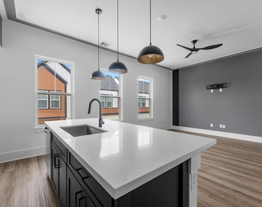 9004 Orange Spring Drive - Photo Thumbnail 11
