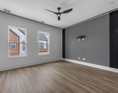 9004 Orange Spring Drive - Photo Thumbnail 6