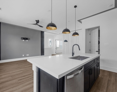 9004 Orange Spring Drive - Photo Thumbnail 12