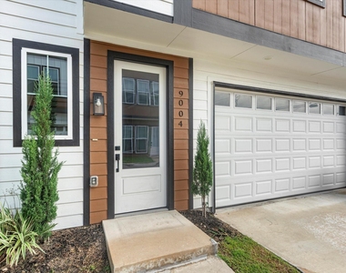 9004 Orange Spring Drive - Photo Thumbnail 2