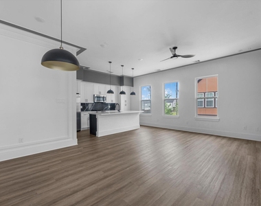 9004 Orange Spring Drive - Photo Thumbnail 4