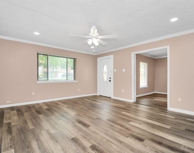 1906 Airline Drive - Photo Thumbnail 3