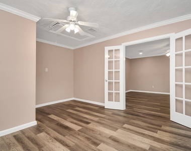 1906 Airline Drive - Photo Thumbnail 5