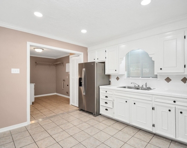 1906 Airline Drive - Photo Thumbnail 11