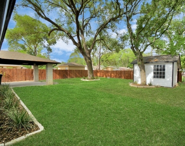 1906 Airline Drive - Photo Thumbnail 22
