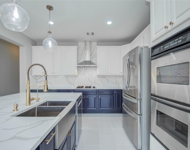 4518 Camden Brook Lane Lane - Photo Thumbnail 11