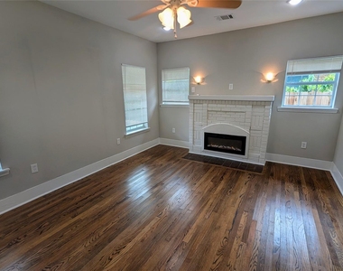 1133 W Gray Street - Photo Thumbnail 2