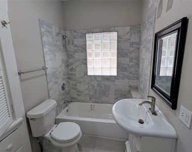 1133 W Gray Street - Photo Thumbnail 16