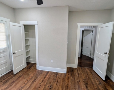 1133 W Gray Street - Photo Thumbnail 15