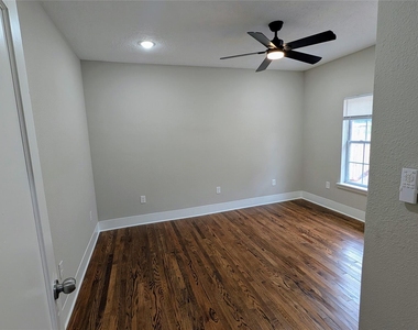 1133 W Gray Street - Photo Thumbnail 14