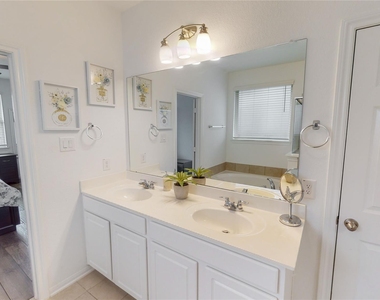 31415 Whitcombe Summit Way - Photo Thumbnail 20
