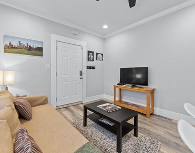 412 Drew Street - Photo Thumbnail 2