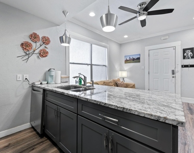 412 Drew Street - Photo Thumbnail 5